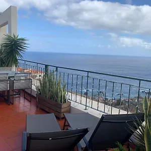 Oceanview Penthouse Apartment